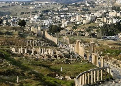 250 تاجرا يغلقون محالهم بسبب الظروف الاقتصادية بجرش
