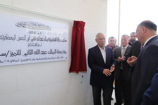 مزاحمة بين مركبتين تودع شابا السجن 10 سنوات