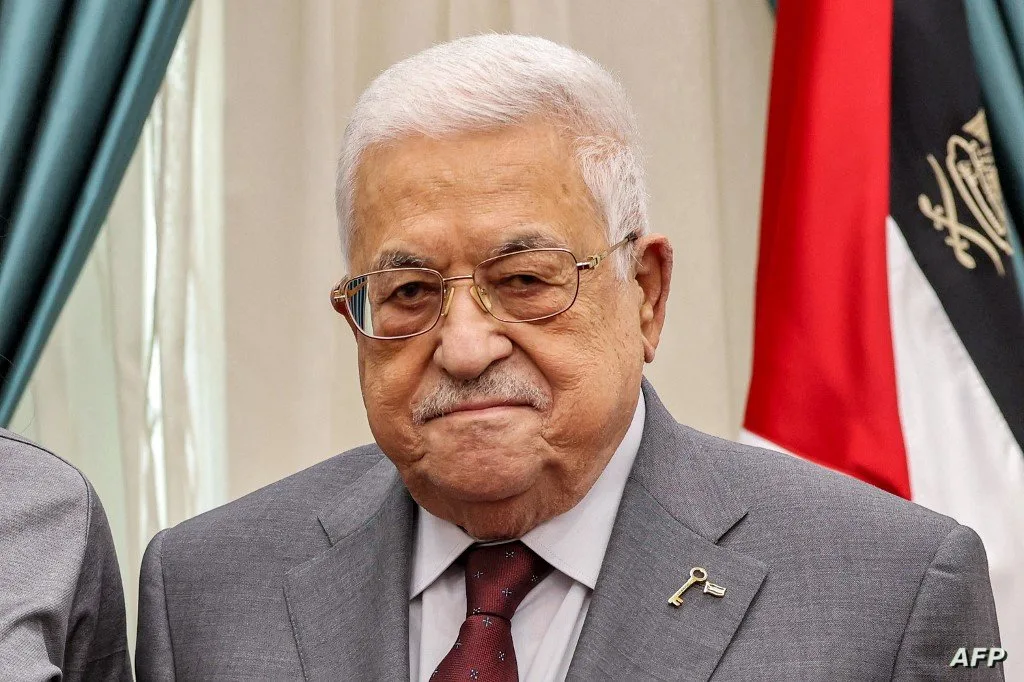 عباس يدعو لضرورة استلام دولة فلسطين مهامها في قطاع غزة