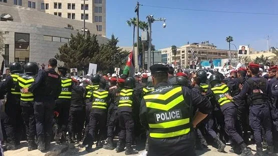 محافظ العاصمة: المعلمون خالفوا قرارنا