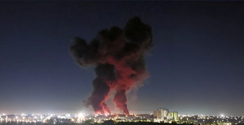 الحرس الثوري يعلن سقوط قتلى وجرحى في الهجوم على جزيرة لارك ويتوعد بالرد