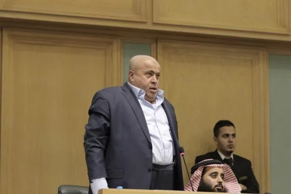 الغذاء والدواء تحذر من تداول منتج غير مجاز