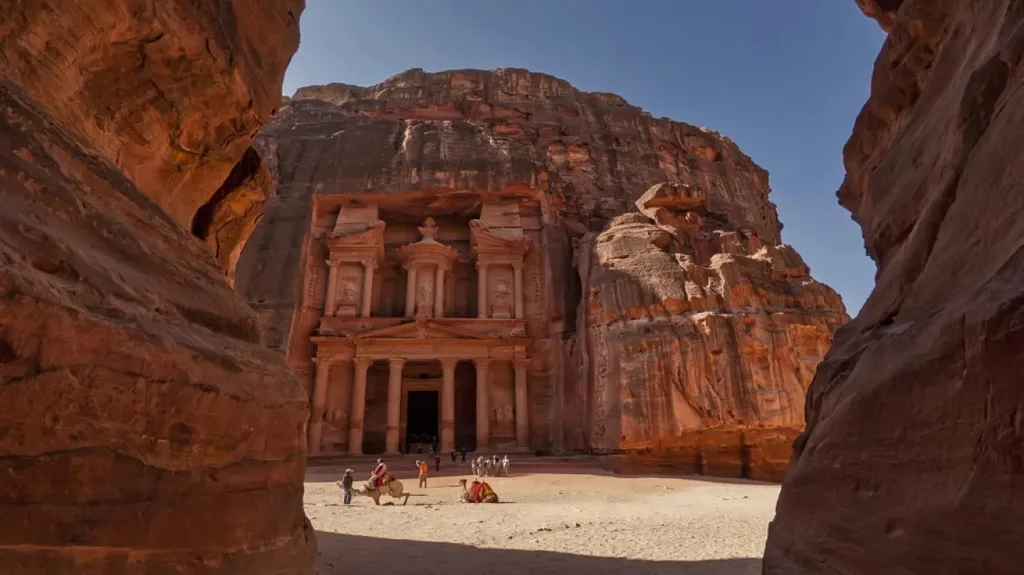 البترا تستقبل 4824 زائرا خلال يومين
