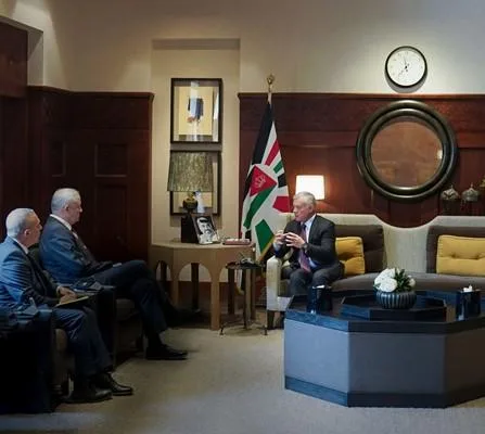 الملك يلتقي وزير الدفاع الإسرائيلي