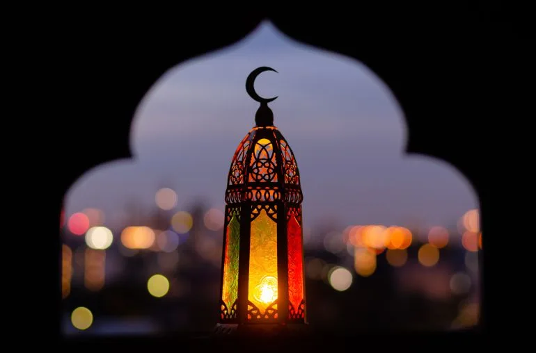 الإفتاء تدعو إلى تحري هلال رمضان الأحد