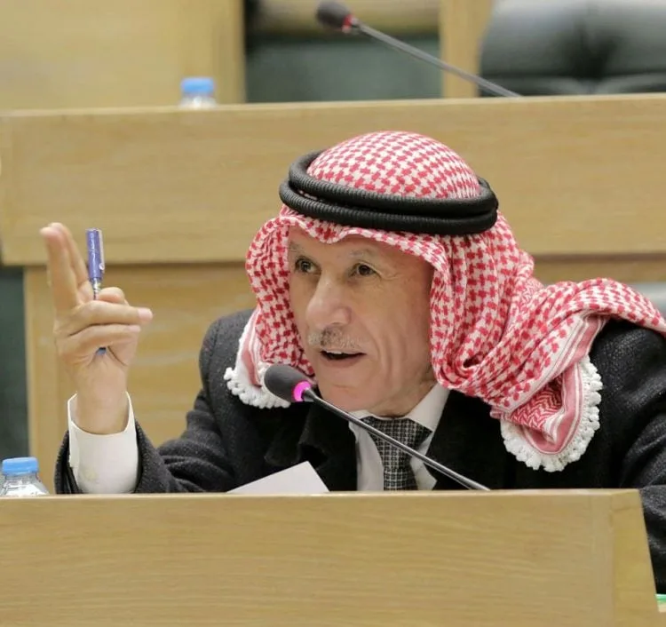 العرموطي: الحكومة لن تقدم  البصل ولا العسل ولا هدية  للشعب الأردني