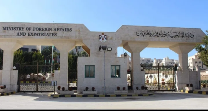 الخارجية تتابع وتتواصل مع أردنيين في تركيا