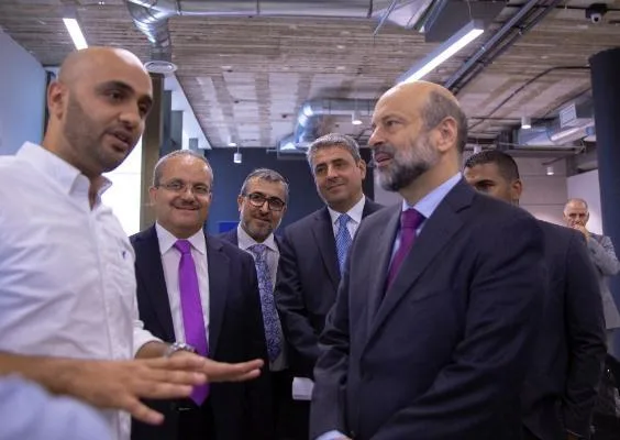 الرزاز في فوق السادة