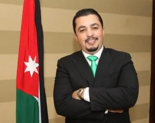 الفيسبوك يثير النائب اندريه الحواري