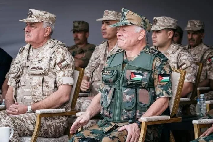 جلالة الملك يتابع تمريناً تعبوياً مشتركاً الحصن المنيع