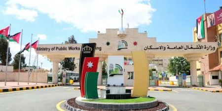 بدء صيانة طرق السرو والسلط الدائري وناعور وذيبان ووادي شعيب وبدر