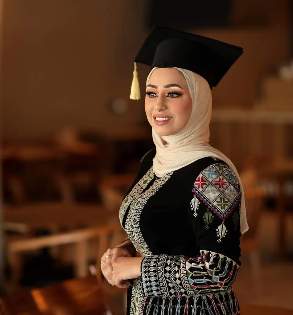 الزميلة الصحفية نسيبة المقابلة .. الف مبروك التخرج