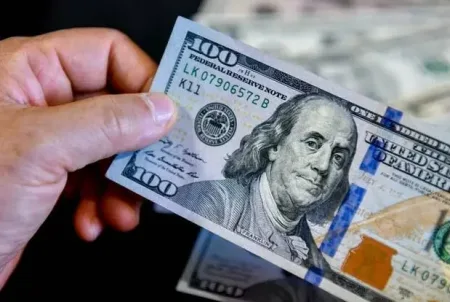 الدولار يرتفع مع استمرار الإغلاق الحكومي في أمريكا