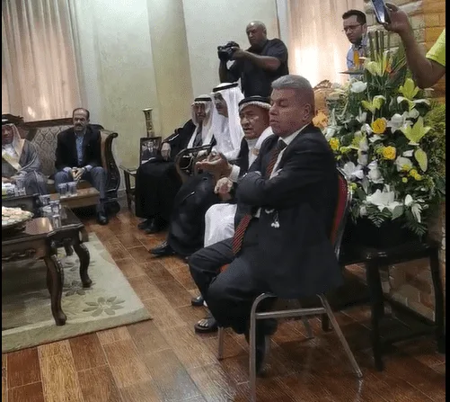 جاهة من الحجاج للاعتذار للشيخ القلاب