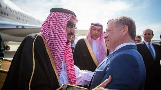 الملك يعزي خادم الحرمين