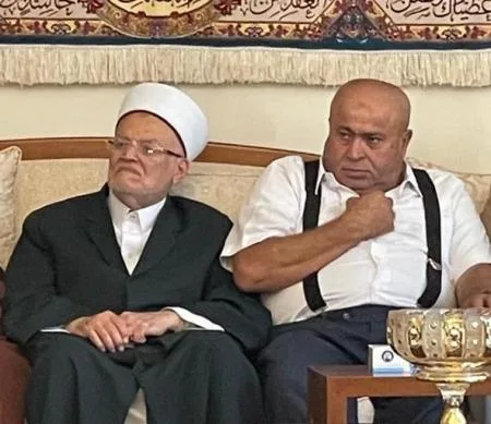 عطية يهاتف الشيخ صبري بعد الافراج عنه