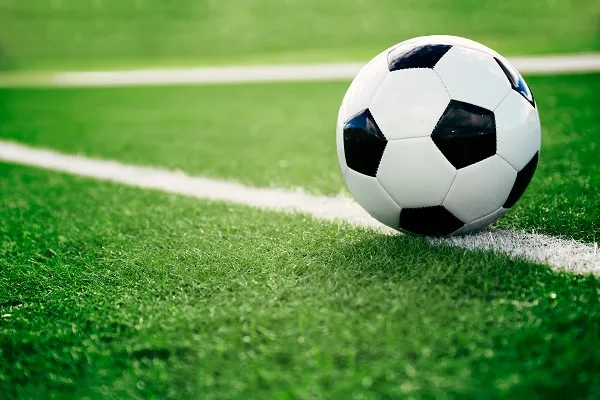 مواطن يلوّح باتخاذ إجراءات قانونية لتحصيل مستحقاته من أحد الأندية الرياضية