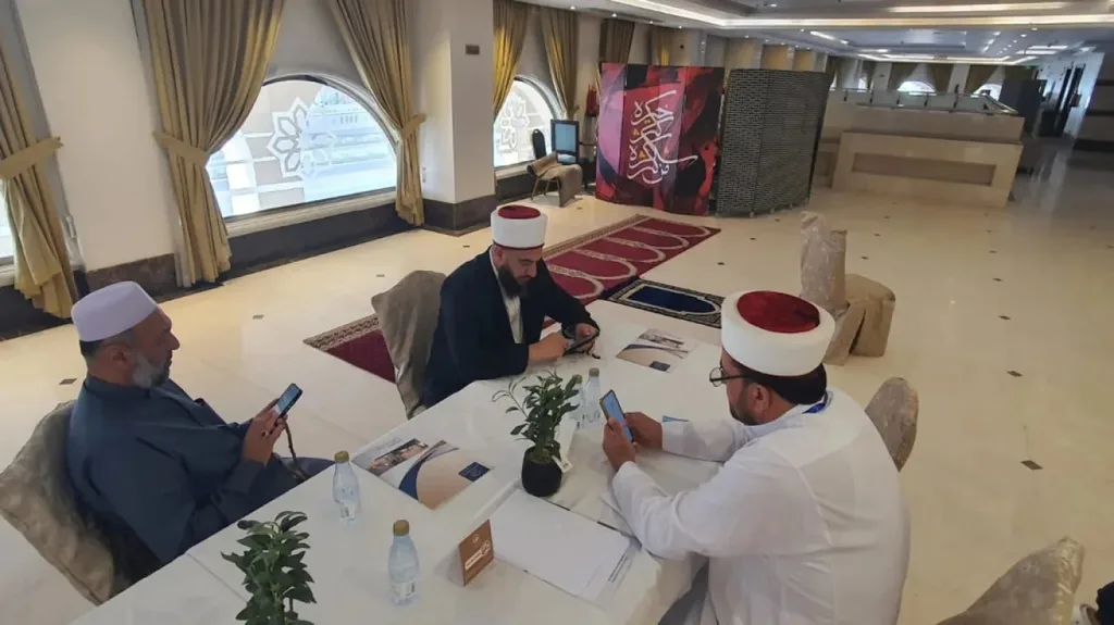 مجموعة عبر (واتساب) للإجابة عن استفسارات الحجاج الأردنيين