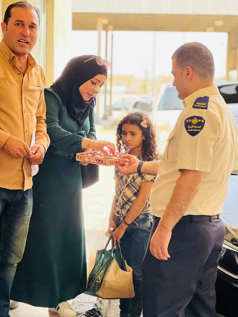 جسـر المـلك حسين يتعامل مع ما يزيد عن (69) آلف مسافر خلال عطلة عيد الأضحى