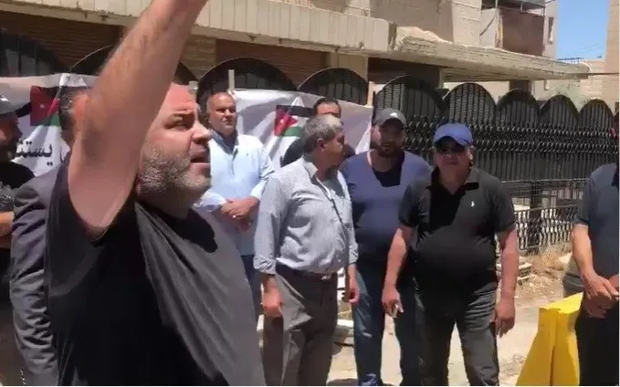 متضررو الديون الليبية يبدؤون إضراباً عن الطعام الأربعاء