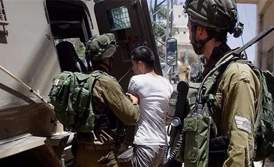 الاحتلال يعتقل 15 فلسطينيا بالضفة الغربية المحتلة