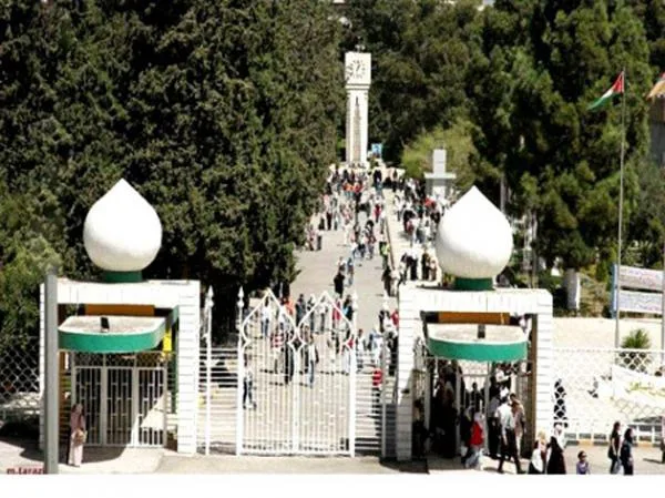344 ألفا و796 طالبا وطالبة على مقاعد الدراسة الجامعية في الأردن