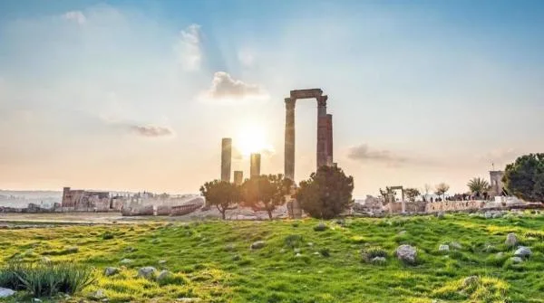 انخفاض درجات الحرارة .. واجواء صيفية