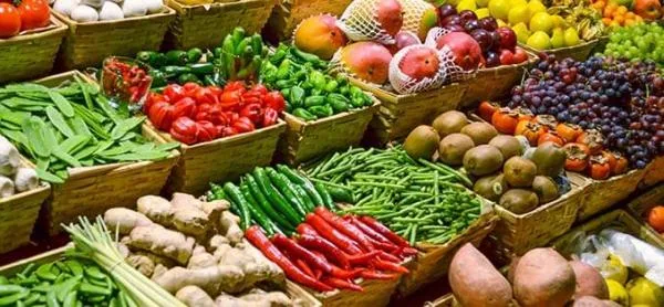 اسعار الخضار والفواكه في السوق المركزي الاربعاء