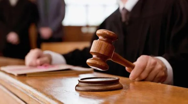 تجديد تصريح عامل وافد يكشف قضية تزوير أذونات أشغال متهم بها 34 شخصا وشركة