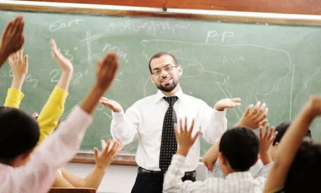 الحكومة تتجه لتعليق الدراسة في المدارس