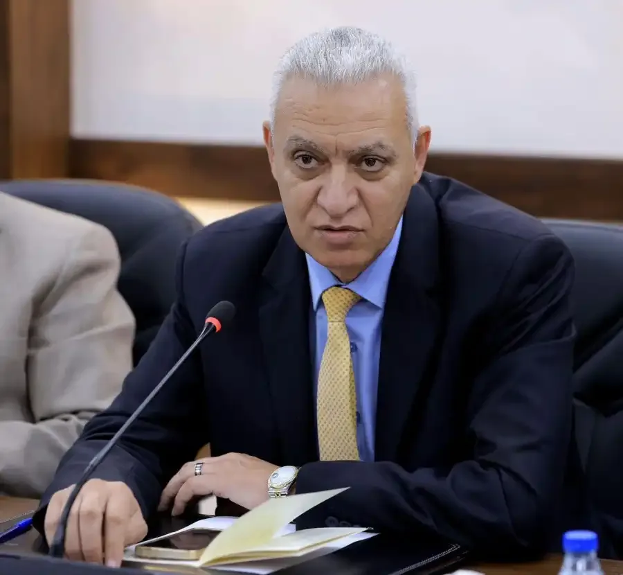 العموش يقود مذكرة نيابية موقعة من 70 نائبا لتأجيل  رسوم طلبة المكرمة الملكية