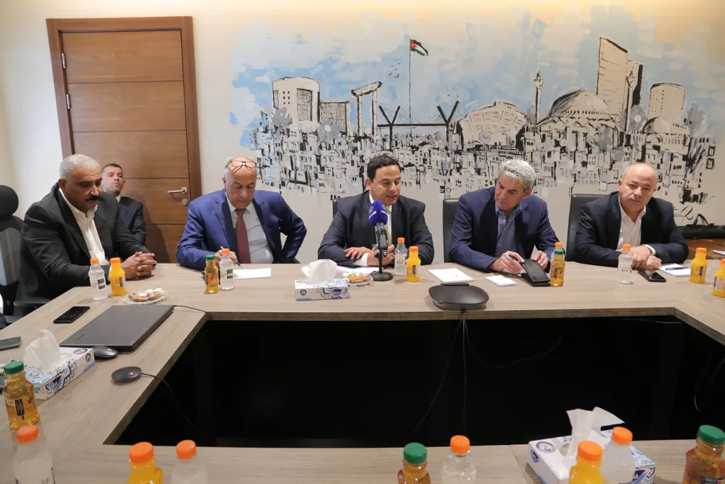  عزم النيابية  تطلع على تجربة  رؤية عمّان  في الاستثمار المستدام وتطوير الخدمات