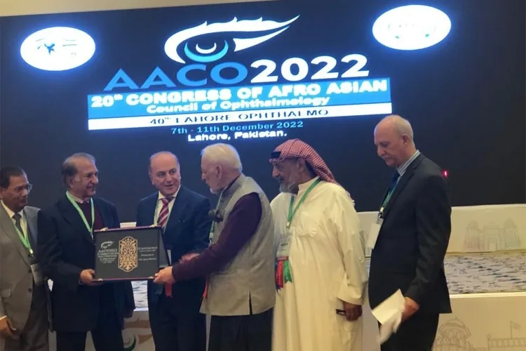 تكريم الدكتور مدانات بـ”مؤتمر لطب العيون” في الباكستان