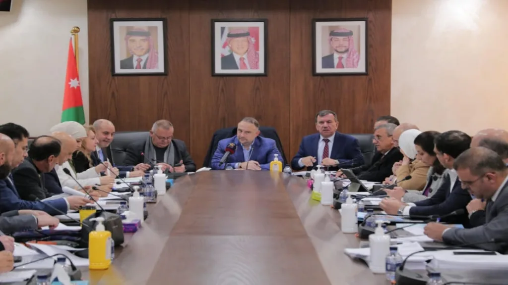 عاجل-الحكومة: لا يوجد أي سقف سعري لأي مادة بالأردن