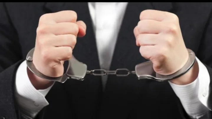 توقيف محاسب بمؤسسة حكومية اختلس 83 ألف دينار