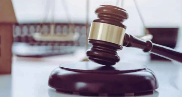 الحبس 5 سنوات لموظف بتهمة الاختلاس في العقبة