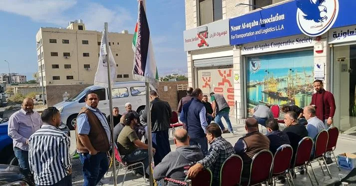 الأردن.. شركات نقل وأصحاب شاحنات يضربون عن العمل