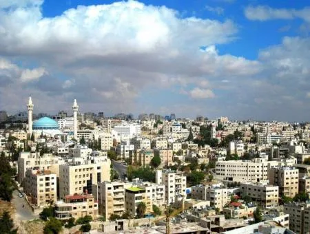 توقع زخات رعدية في بعض المناطق الاحد