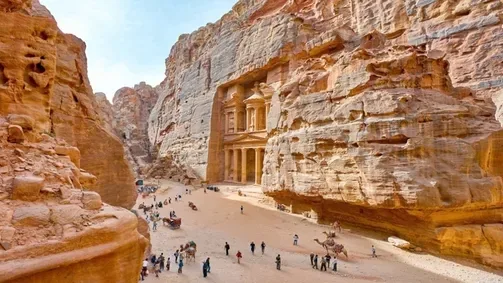 ارتفاع عدد زوار مدينة البترا 23.1 % خلال 11 شهراً