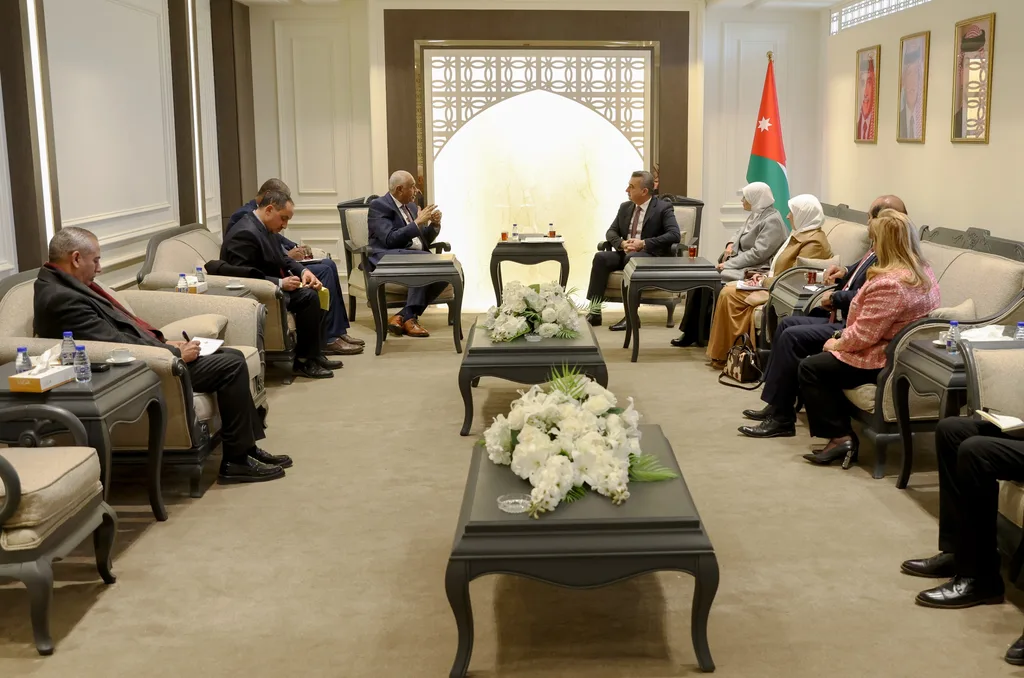 الخارجية النيابية تبحث مع السفير السوداني سبل تعزيز العلاقات الثنائية