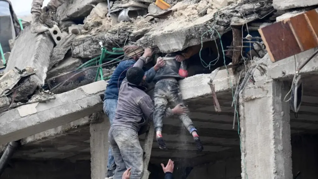 سوريا توجه نداء عالميا للإغاثة جراء الزلزال المدمر