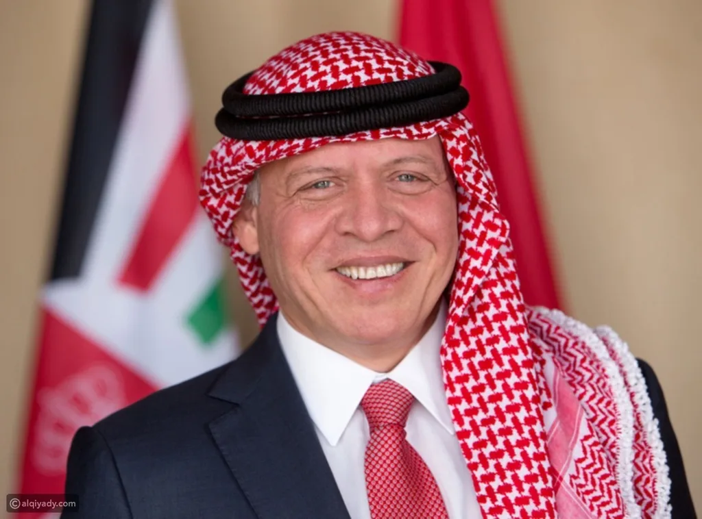 الملك ينعم بأوسمة على مؤسسات وشخصيات وطنية بعيد الاستقلال الـ 77