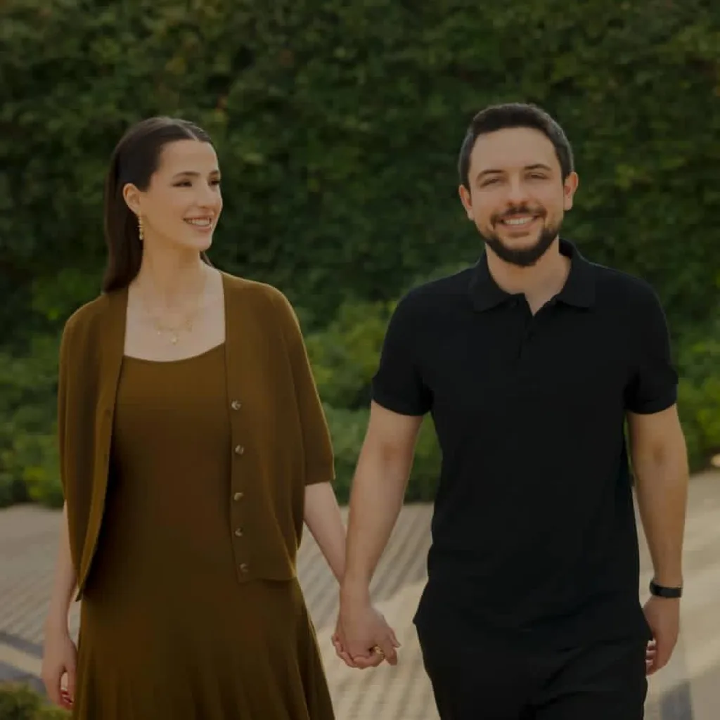 ولي العهد مهنئًا الأميرة رجوة: أم الغالية.. نور حياتنا