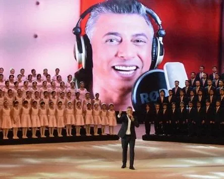 العبداللات يغني بحضور السيسي