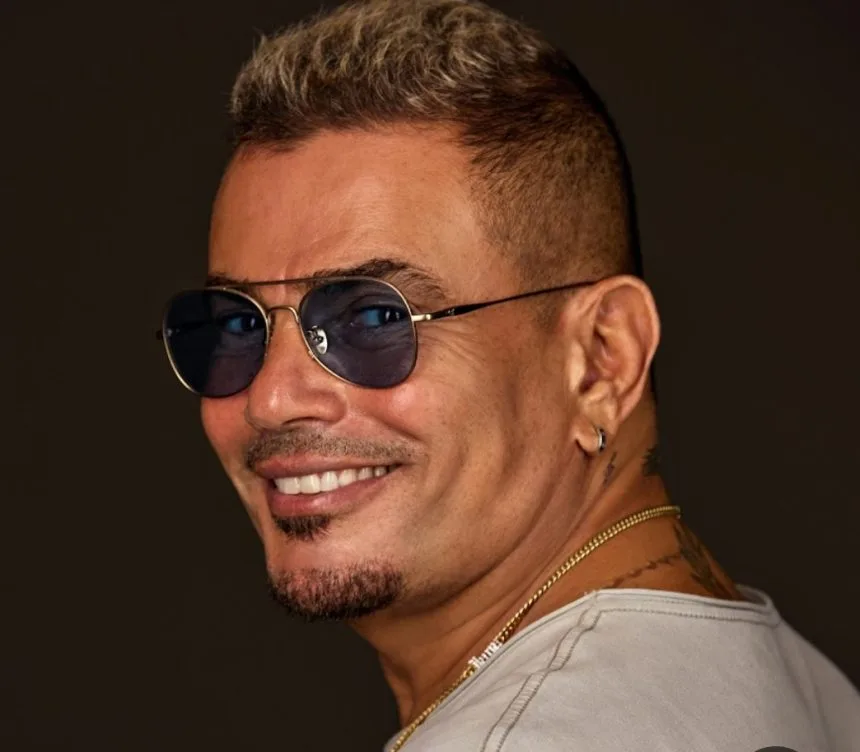عمرو دياب يحذف جميع أغانيه من انستغرام