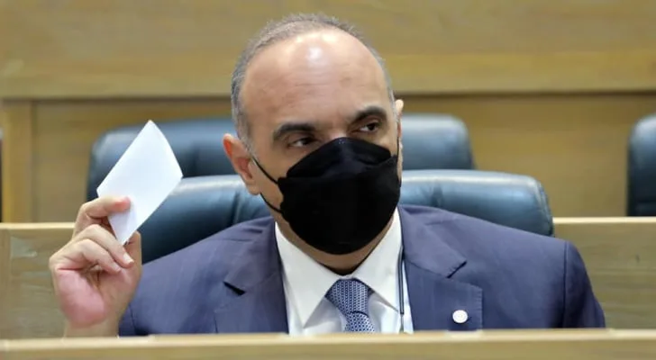 الخصاونة: اتحدى أن تكون حكومتي أكثر حكومة اقترضت