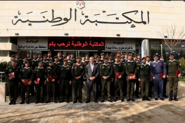 تخريج عدد من الدورات من منتسبي القوات المسلحة في إدارة الوثائق وأرشفتها