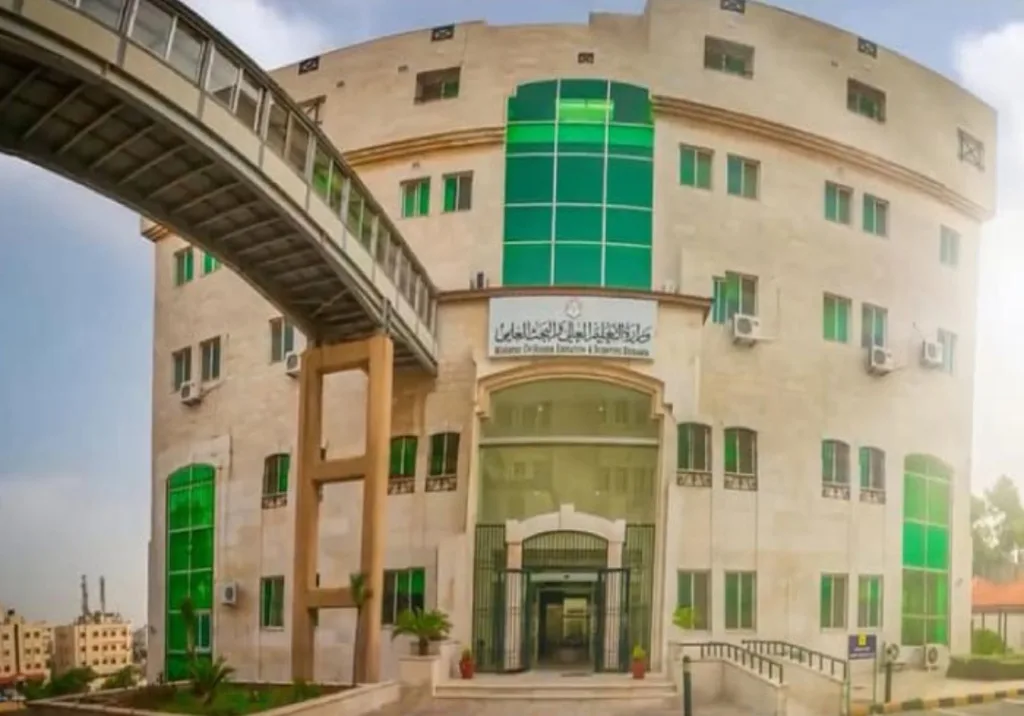 الخطيب: قبول 640 طالبا في الطب و320 في طب الأسنان.. واستحداث 69 تخصصا جديدا