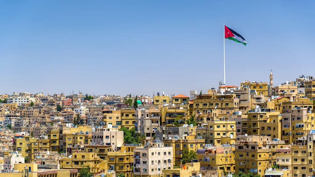 دعوات لإطلاق حالة استنفار لتجاوز الصعوبات الاقتصادية