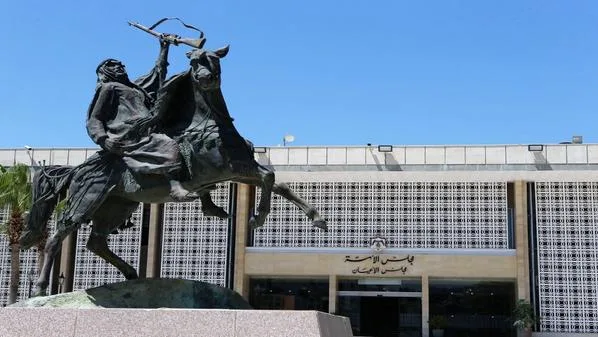 بث مباشر : الأعيان ينتخب سمير الرفاعي نائبا أول لرئيس المجلس وعبدالله النسور نائبا ثانيا